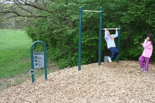 05 sara tries fitness course.JPG